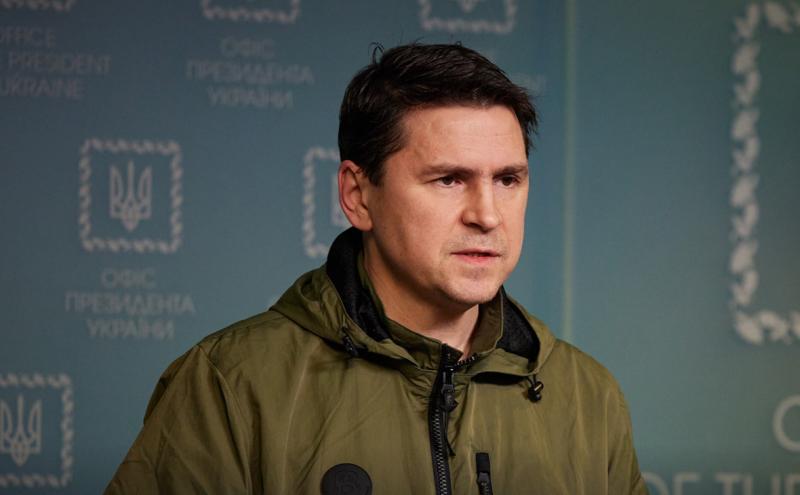 Советник офиса Зеленского Михаил Подоляк признал сложной ситуацию в ВСУ