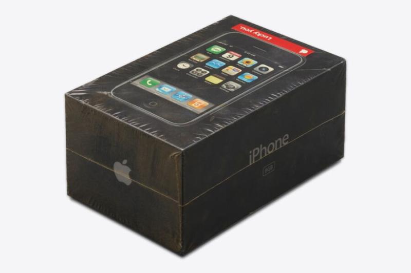 Нераспакованный iPhone 2G на 4 ГБ продали за 12 млн рублей