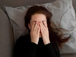 Американские ученые провели исследование бессонницы и раннего старения мозга