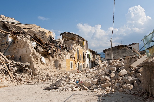 Землетрясение в Турции оставило футболистов, борцов и волейболистов погребенными под завалами