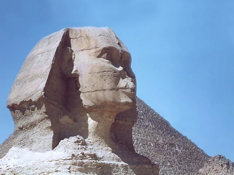 В Египте под лапами сфинкса ищут тайный “зал знаний”