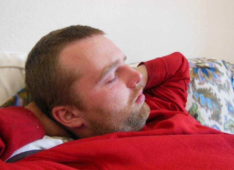 Ученые выяснили, почему алкоголь негативно влияет на качество сна