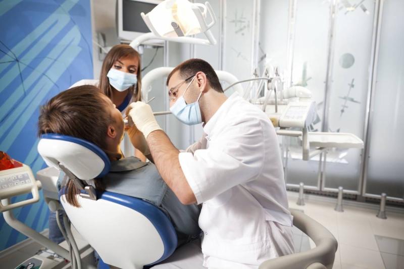 Стоматолог Раевская: зубную пасту с триклозаном лучше избегать