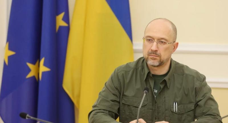 Шмыгаль: Киев просит союзников не о вводе войск на Украину, а о военных… 