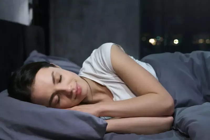 Улучшение сна в молодости позволяет людям меньше страдать от… 