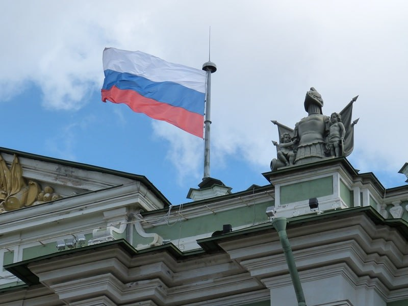 Минфин: Санкции против Мосбиржи осложнили связь России с внешним… 