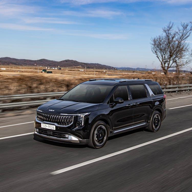 Kia строит в Казахстане завод: Первой с конвейера сойдет Kia Sorento