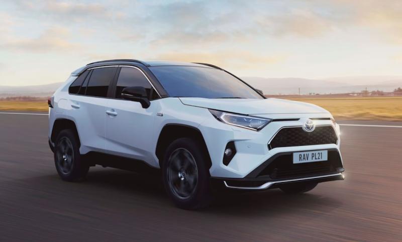 Toyota переписала ценники на кроссовер RAV4