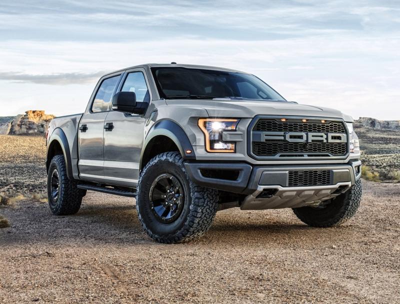 Дилер привез в РФ мощный пикап Ford F-150 Raptor за 16,3 млн рублей