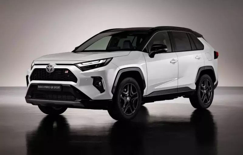Toyota RAV4 не прошла испытания Китаем: кроссоверы ржавые уже с завода