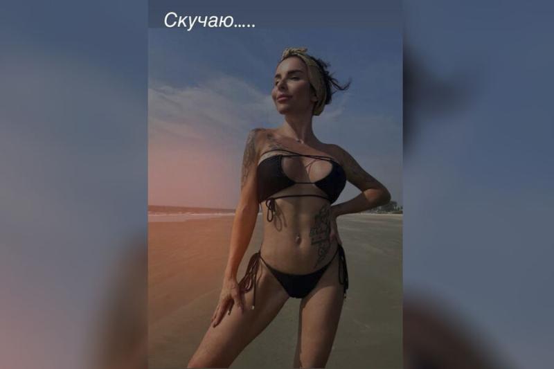 Певица Юлия Волкова показала фигуру в откровенном бикини