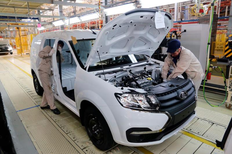 «АвтоВАЗ» убрал из багажника газовые баллоны на битопливном Largus