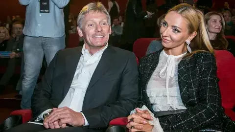 Песков отказался комментировать детали подготовки к выступлению с Навкой на льду