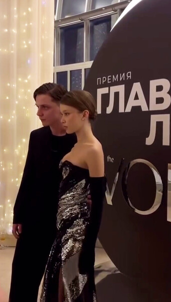 Актриса Анна Пересильд впервые вышла в свет с Дмитриенко после слухов о романе