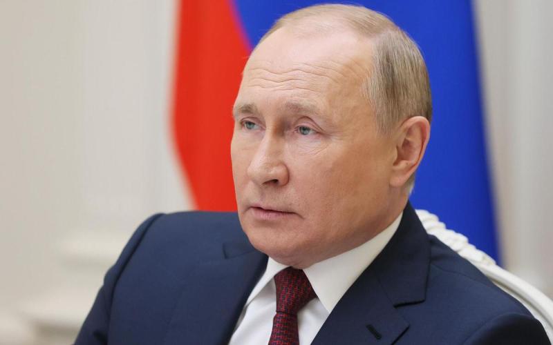 Путин призвал улучшить условия семейной ипотеки и устранить скрытые комиссии