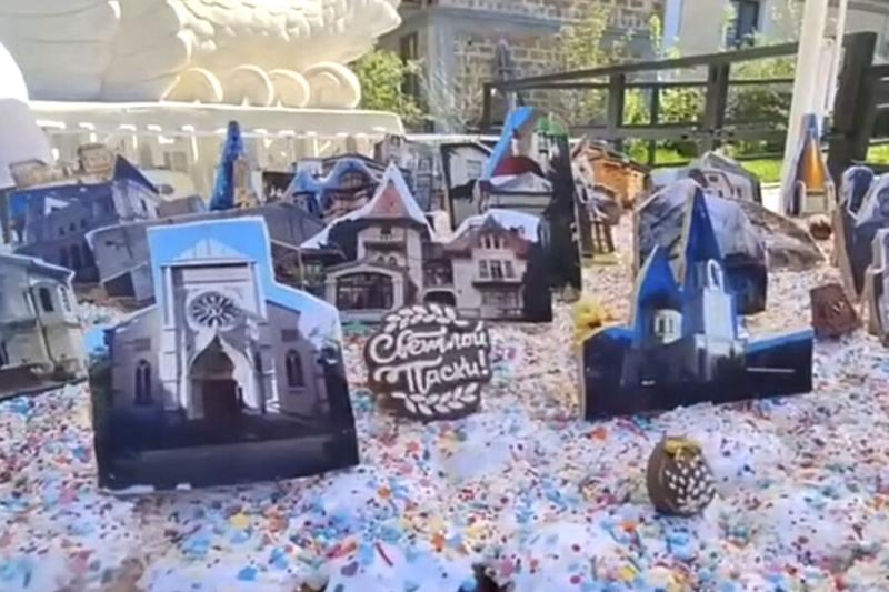 В Крыму к Пасхе испекли гигантский кулич весом 70 килограммов