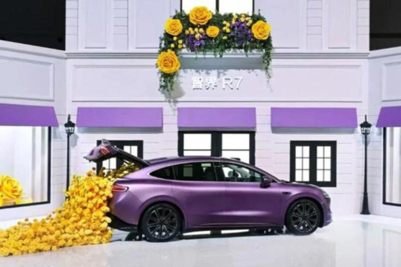 Huawei и Chery показали в КНР электромобиль R7 c запасом хода 1673 км