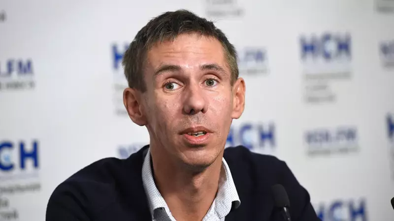Актер Панин признался, что хотел бы вернуться на неделю в Россию
