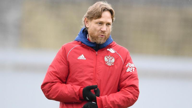Тренер сборной России Карпин заявил о проблемах с судейством