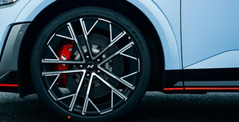Подщеколдин: Hyundai и Kia планируют вернуться в Россию, но продажи начнутся не скоро