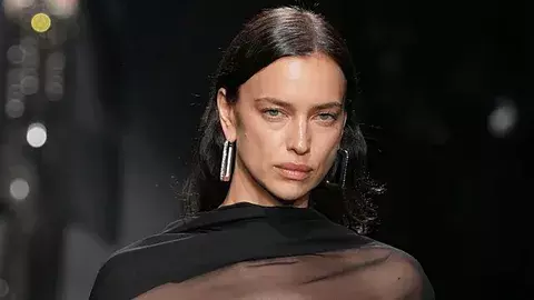 Супермодель Ирина Шейк бросила осуждающий взгляд на экс-бойфренда Шнабеля