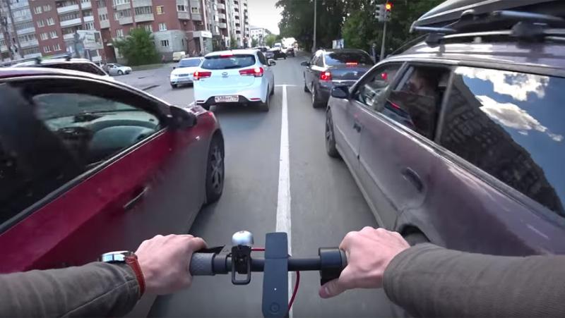 В Челябинске массово заблокировали электросамокаты из-за отсутствия номеров