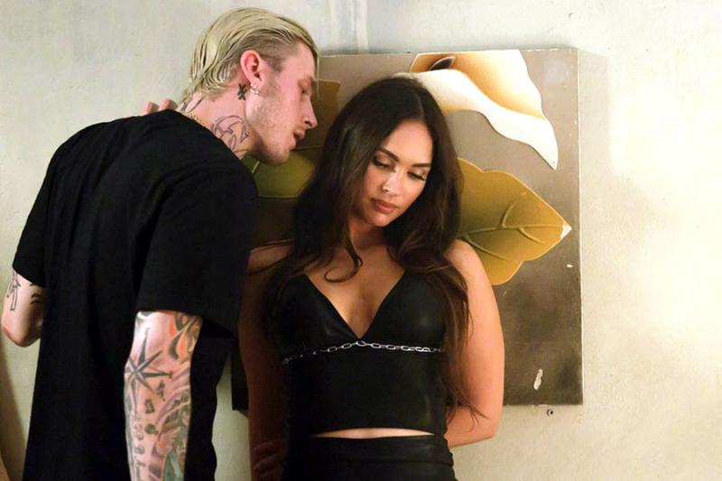 Рэпер Machine Gun Kelly решил вернуть Меган Фокс после рождения ребенка