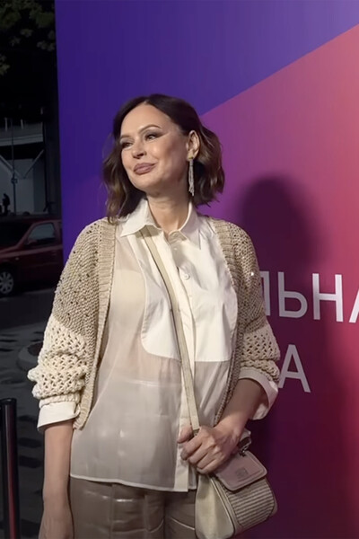 Актриса Ирина Безрукова показала фигуру в полупрозрачной… 
