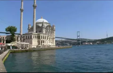 Купание в море запретили в Стамбуле и еще двух провинциях Турции из-за… 