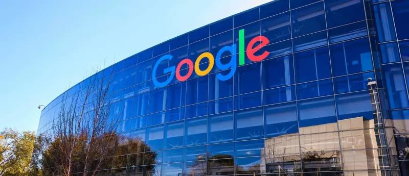Юрист Хаминский: Google и Apple могут передавать данные россиян спецслужбам США