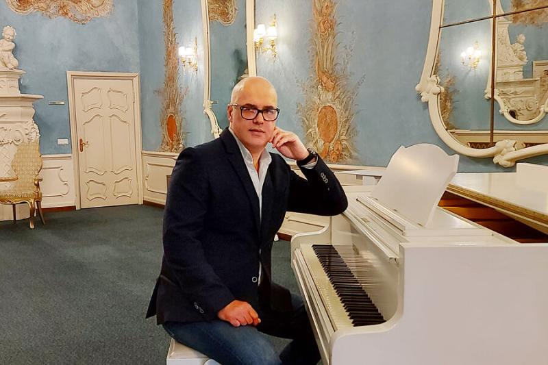 Продюсер Литягин выиграл суд на 1,3 млн рублей у певицы Суханкиной