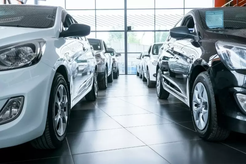 Алиханов: продажи новых автомобилей в РФ в 2025 году упадут на… 