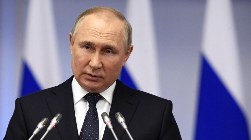 На ПМЭФ раздадут более 5 тысяч футболок с высказываниями Путина и… 