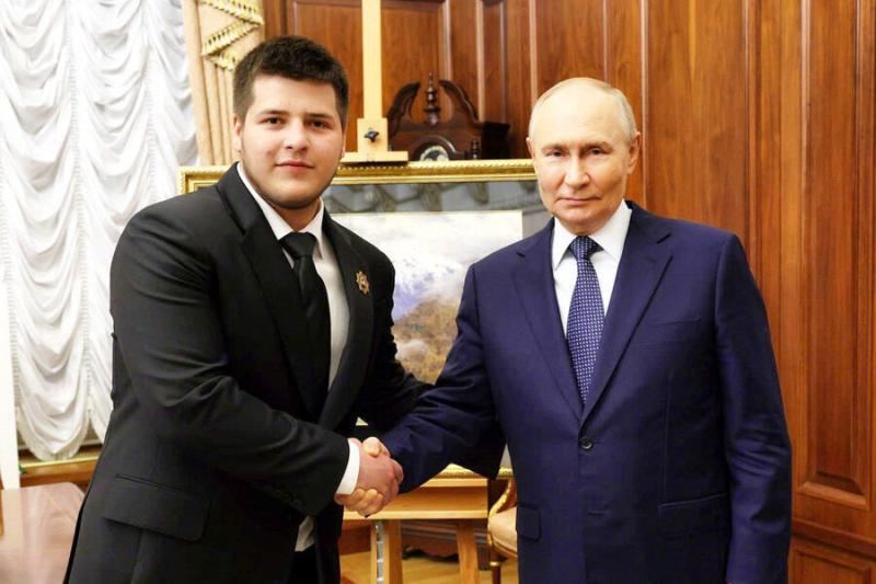 Кадыров заявил, что Путин лично поздравил его сына Адама со… 