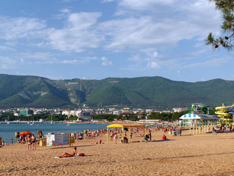 В Анапе отдыхающие игнорируют предупреждения Роспотребнадзора и купаются в токсичной… 