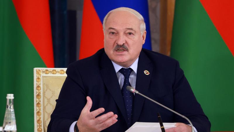 Лукашенко: против Белоруссии ведется гибридная война, она будет набирать… 
