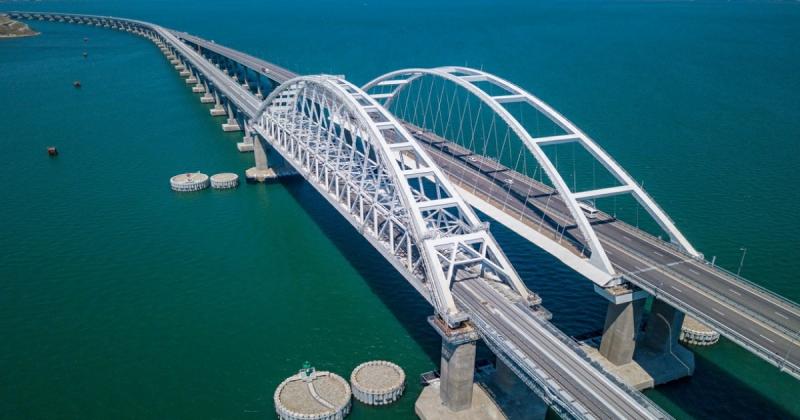 Проезд по Крымскому мосту перекрыли для транспорта