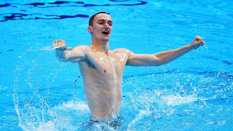 Синхронист Мальцев впервые стал чемпионом мира в соло-программе