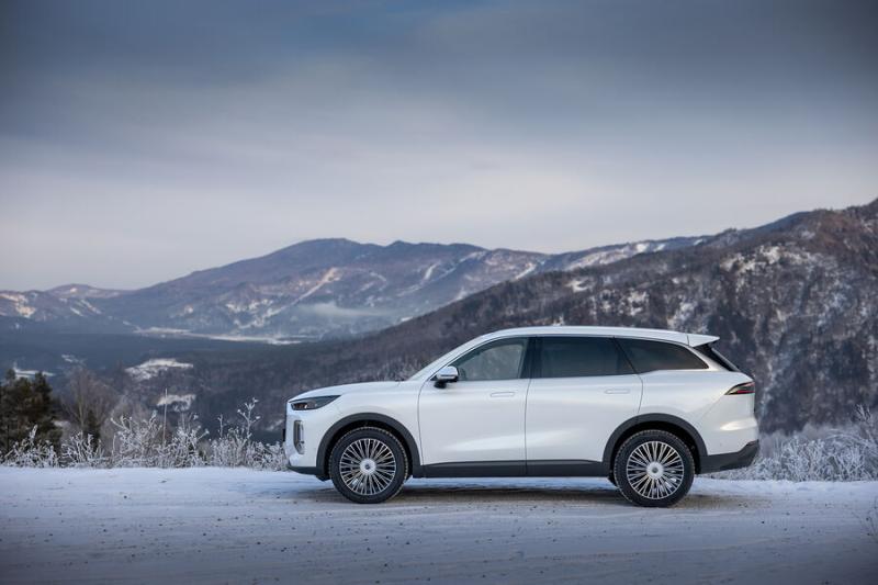 В России Chery Tiggo 9 подешевел на 400 тысяч рублей