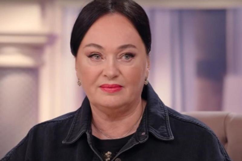 Актриса Гузеева назвала гадинами тех, кто осуждает ее за воспоминания о матери