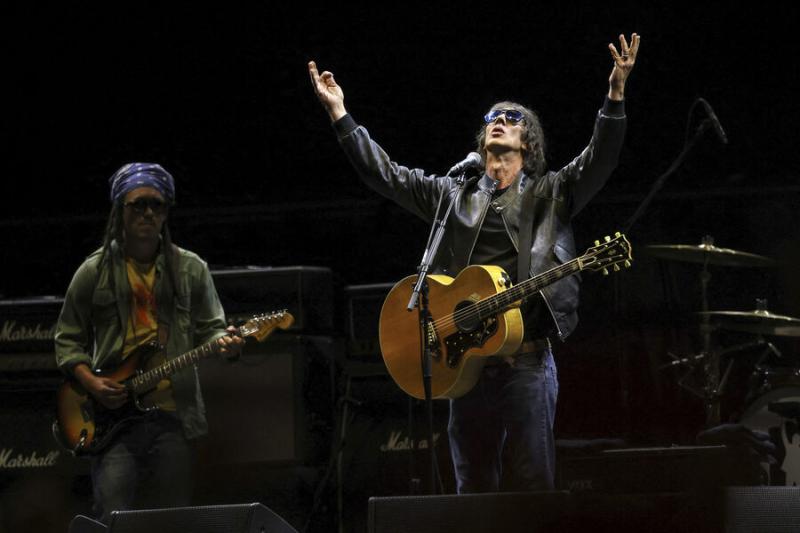 The Guardian: упавший на концерте Oasis мужчина мог быть пьян