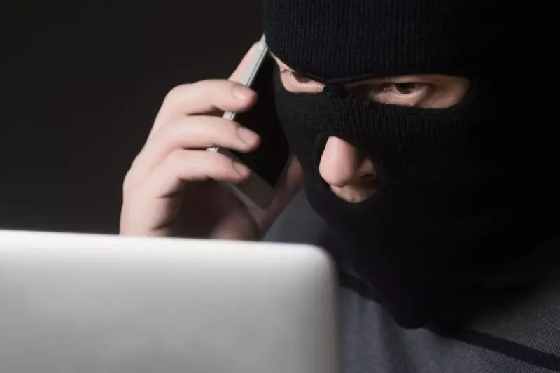 В Татарстане пенсионер поверил в замену счетчиков и лишился 4,8 млн рублей