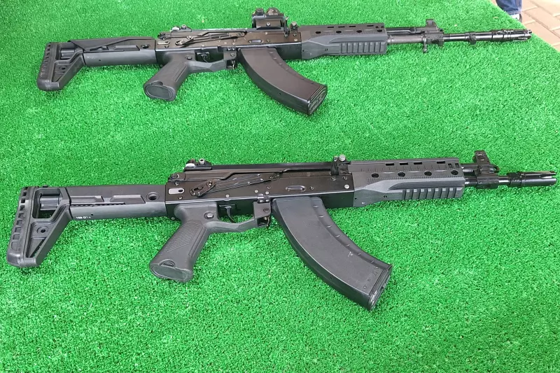 «Калашников» показал новые АК-15К, АК-15СК и пулемет РПЛ-7