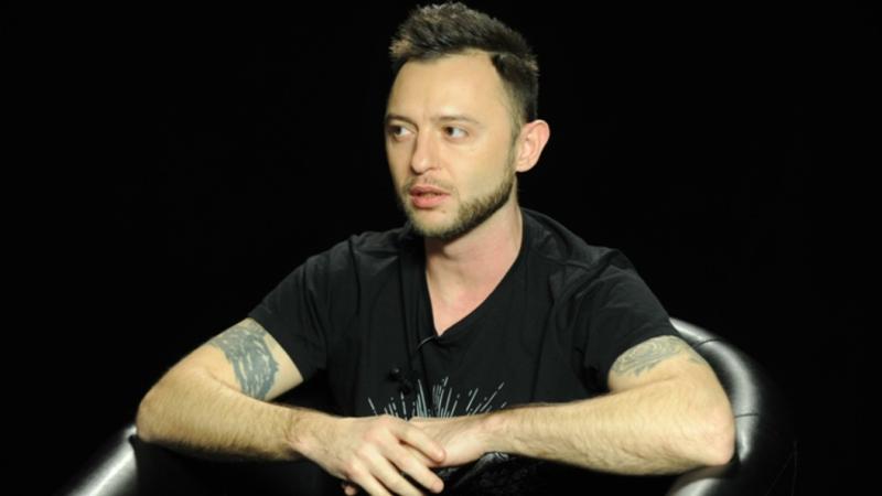Певец Рома Зверь заявил, что не любит слышать свою музыку в ресторанах