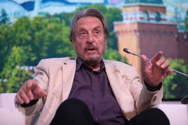 Отец Илона Маска Эррол назвал полеты на Марс нецелесообразными