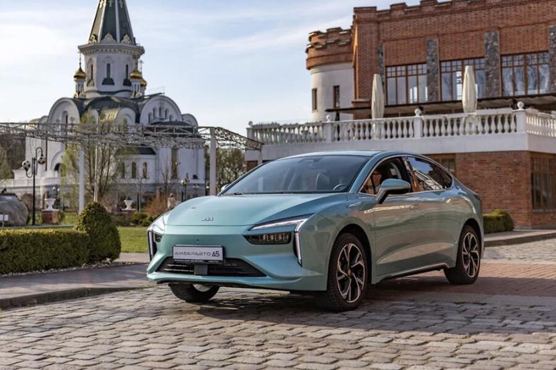 В России на 200 тысяч рублей подорожал седан Amberauto А5