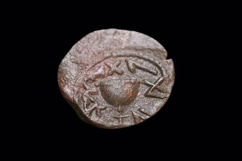 Археологи в Израиле нашли 2000-летнюю монету, связанную с пророчеством Иисуса
