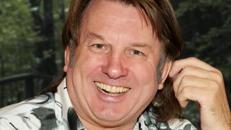 Певец Лоза заявил, что мошенники используют его имя в рекламе своих концертов
