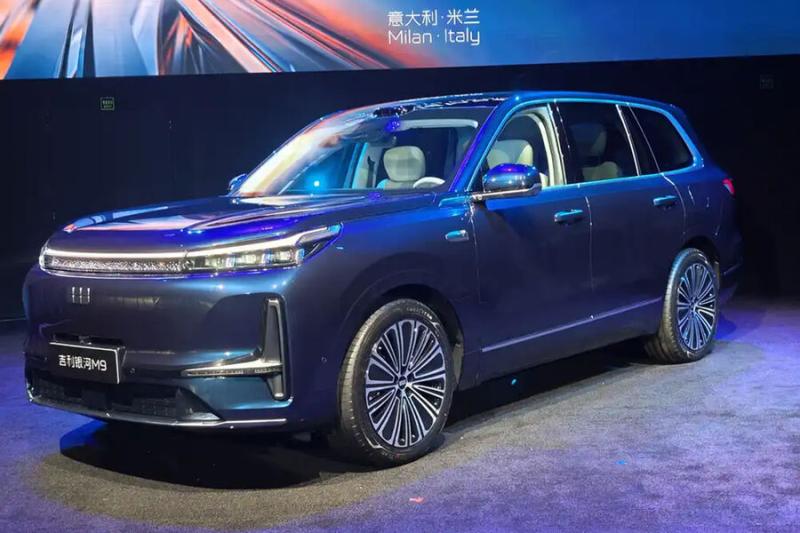 В Китае начали официально продавать кроссовер Geely Galaxy M9