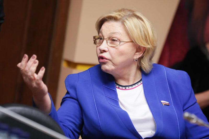 Депутат Драпеко назвала глупостью инициативу коллег по Госдуме о песнях… 